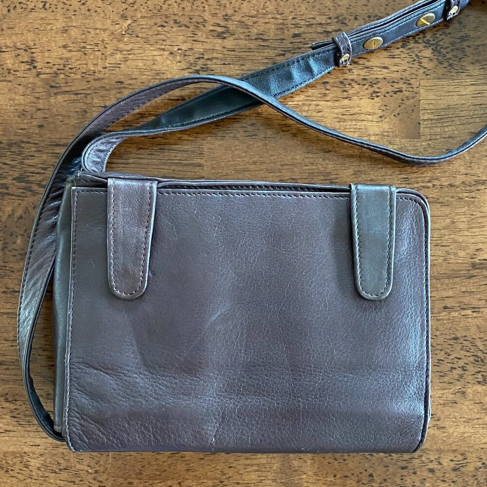 Made In Canada Leather Multi Compartment Crossbody Bag - Picture 6 of 16